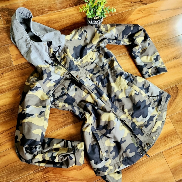 OAKLEY Green Camo Snowboard Jacket XS (EUC) - Picture 6 of 14